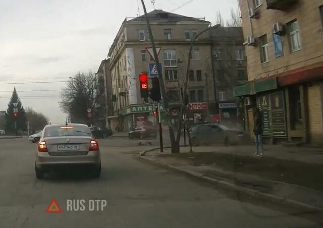 ДТП на перекрестке в Луганске