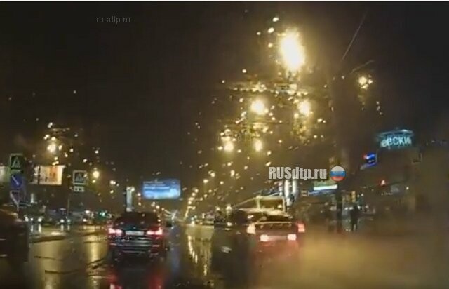 В Петербурге насмерть сбили пешехода