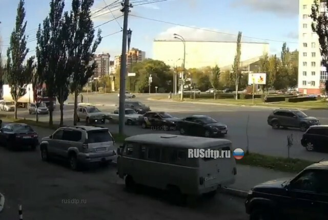 Четыре автомобиля столкнулись на перекрестке Масленникова — Куйбышева в Омске