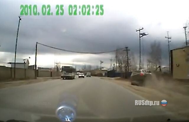 Губы наверное красила 