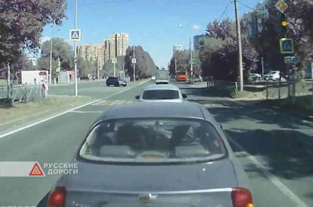 В Казани водитель не успел затормозить и попал в ДТП