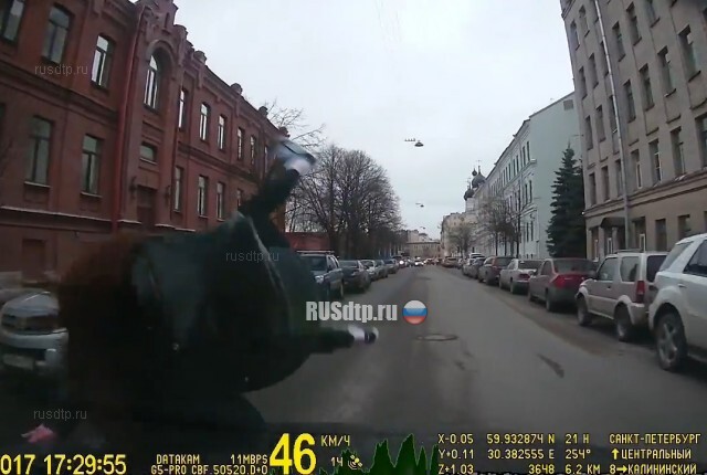 Бросилась под колеса