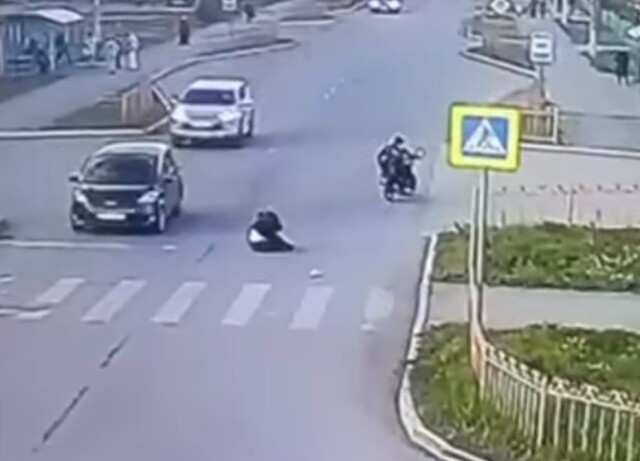 В Иркутской области 14-летний подросток на мотоцикле сбил школьницу и скрылся