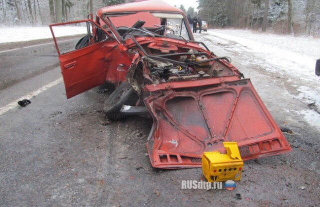 Столкновение BMW, ВАЗа и МАЗа 