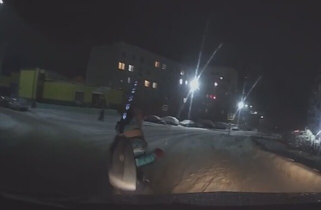 В Снежногорске ребенок попал под колеса легкового автомобиля 