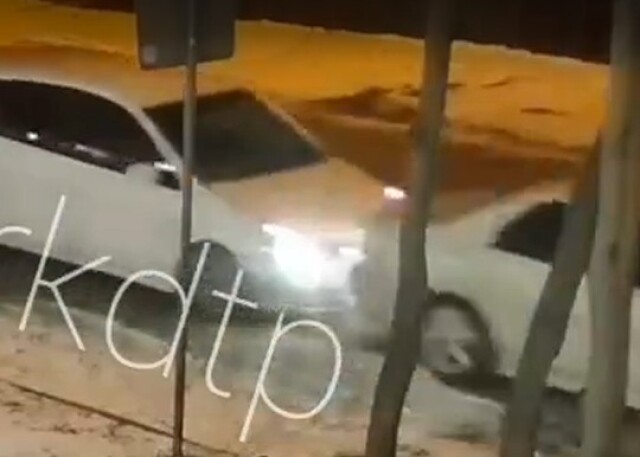 Три автомобиля столкнулись на улице Красный Путь в Иркутске 