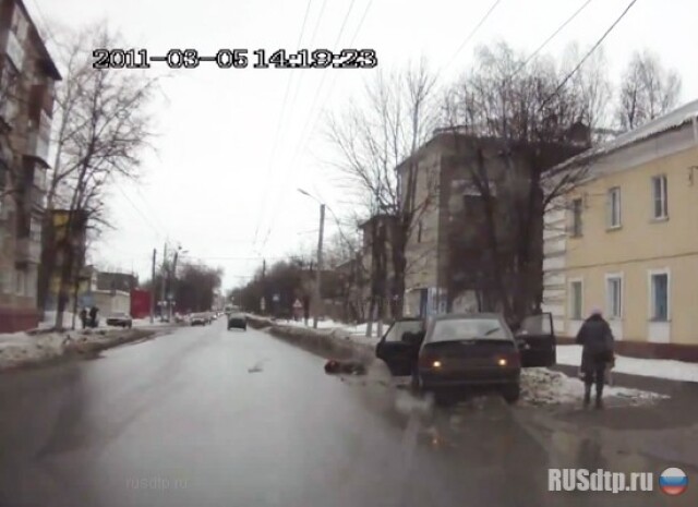 В Калуге лихач сбил маму с двумя детьми. 