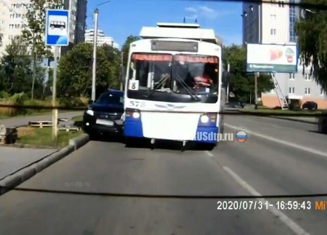 ДТП с участием троллейбуса в Кирове