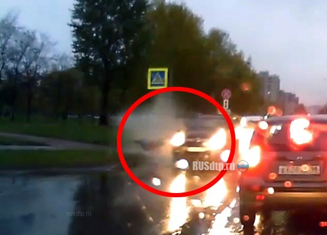 В Петербурге автомобиль сбил ребенка. ВИДЕО 