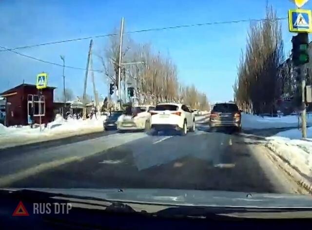 Lexus сбил пешехода в Тюмени