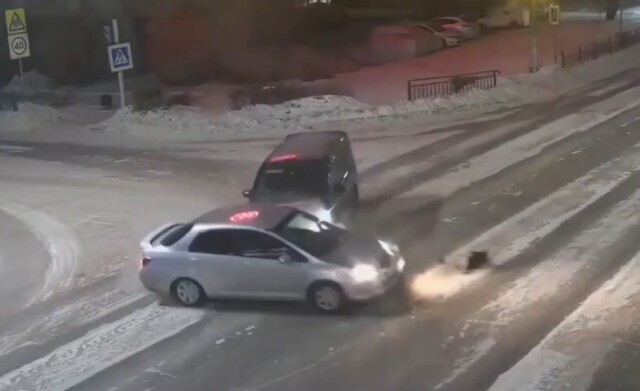 Два водителя умудрились столкнуться на пустой дороге в Улан-Удэ