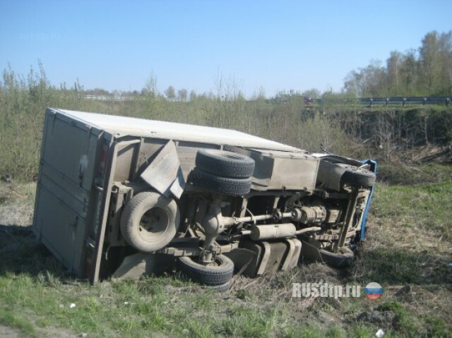 ВАЗ-2109 не уступил дорогу грузовику 