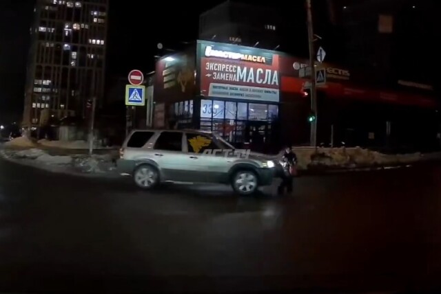 Автомобиль сбил ребёнка на пешеходном переходе в Новосибирске