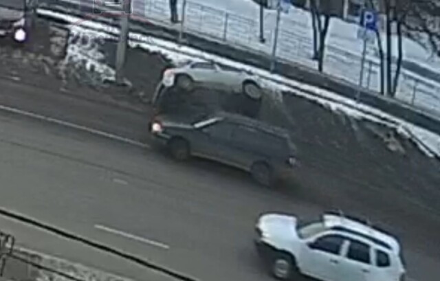 «Водитель свою вину не признает»: ДТП с переворотом произошло в Красноярске 