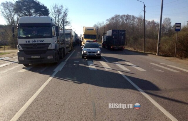 В Вышнем Волочке в жутком ДТП погибли 2 человека 