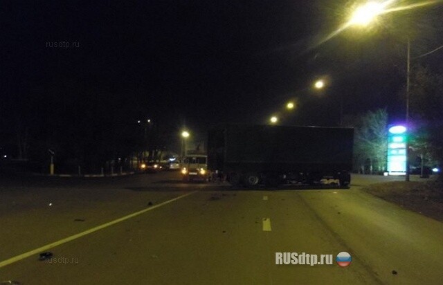 В Караганде БМВ влетел под КамАЗ 