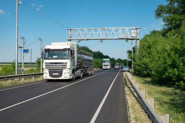 Дальнобойщики могут спать спокойно: Госдума отменила важный для них штраф 