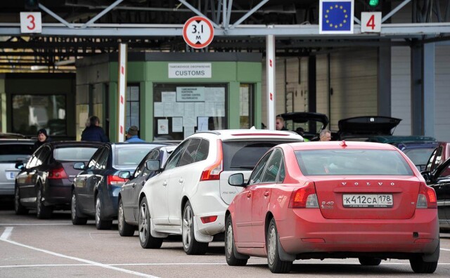 Россиянам запретили въезд в Евросоюз на автомобилях 