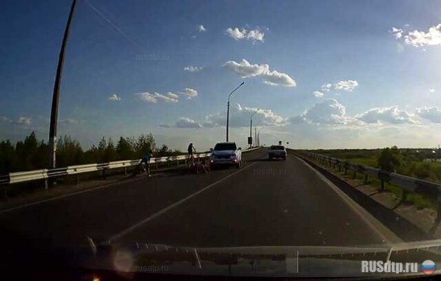 Неудачно упал 