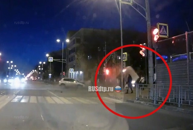 Фургон снёс пешехода в результате ДТП на Молодёжном проспекте в Нижнем Новгороде 