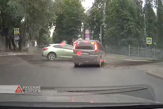 Столкновение на перекрестке в Воронеже