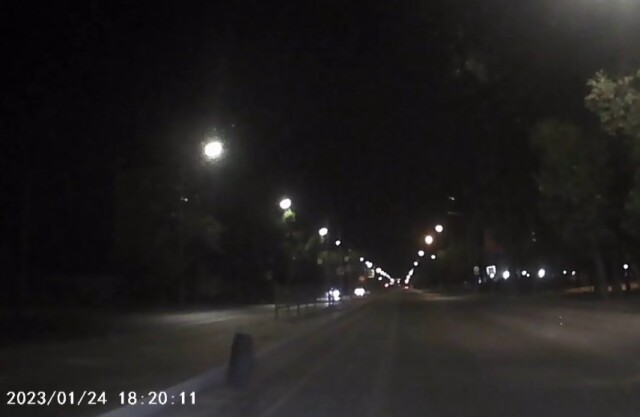 В Астрахани в автомобиль с видеорегистратором прилетело колесо 
