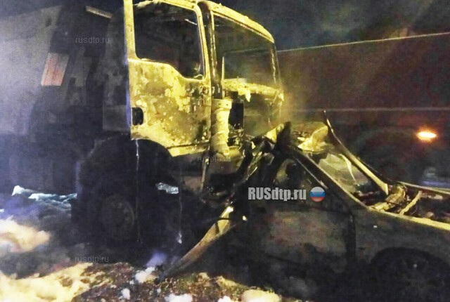 Трое погибли в ДТП с участием легковушки и грузовика под Калининградом 
