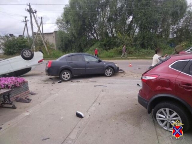 ДТП с переворотом в Урюпинске: водитель «Киа» совершал необдуманный обгон 