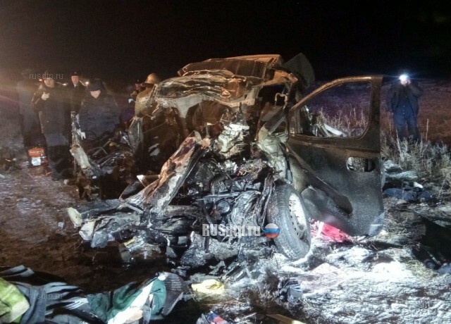 Под Оренбургом в ДТП с участием фуры и микроавтобуса погибли 6 человек 