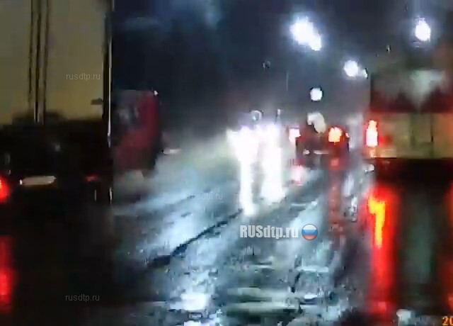 Грузовик вырулил на встречку 