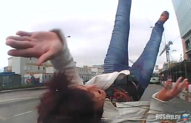 Сбил женщину 