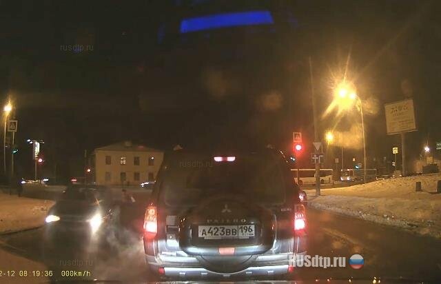 В Екатеринбурге водитель сбил школьника и скрылся