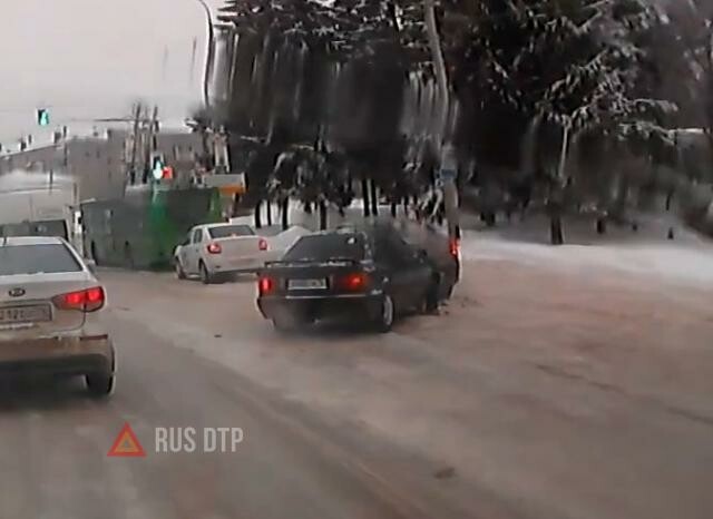 ДТП с учебной машиной в Рыбинске
