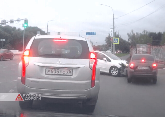 ДТП на перекрестке в Ярославле