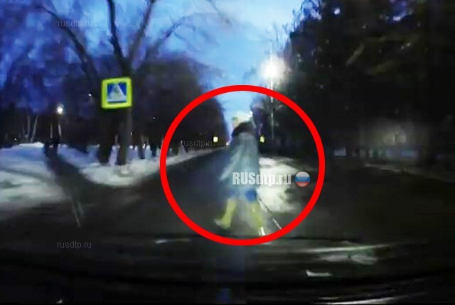 В Сосновоборске лихач сбил 47-летнюю женщину. ВИДЕО