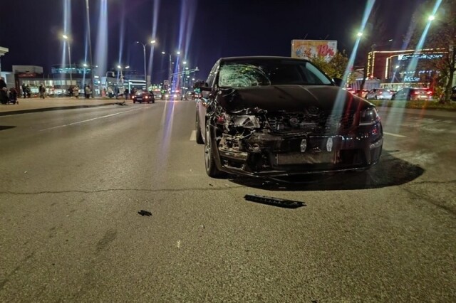 В Череповце водитель «Шкоды» проехал на красный и сбил велосипедиста 