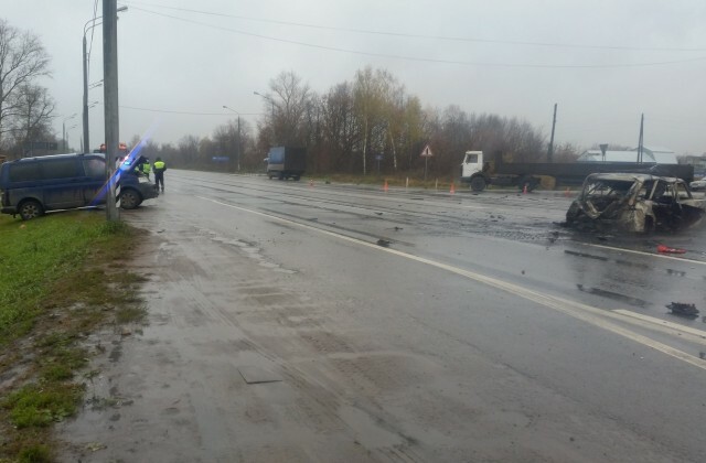 Водитель сгорел в машине в результате крупного ДТП на Рязанском шоссе 