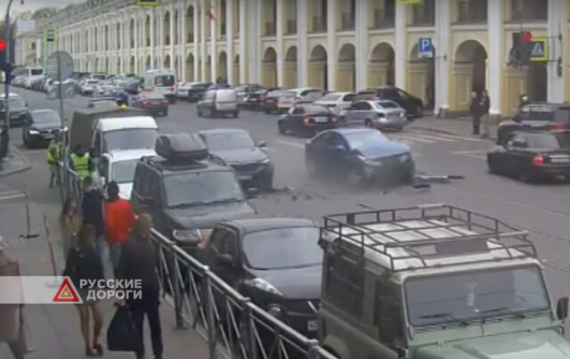 Момент массового ДТП в Петербурге