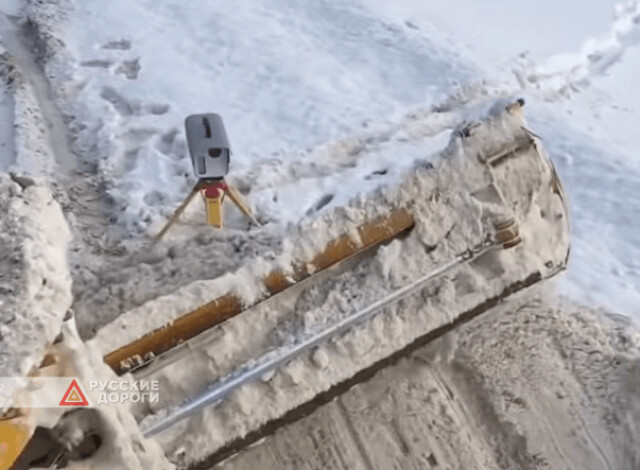 В Чебоксарах тракторист завалил камеру снегом