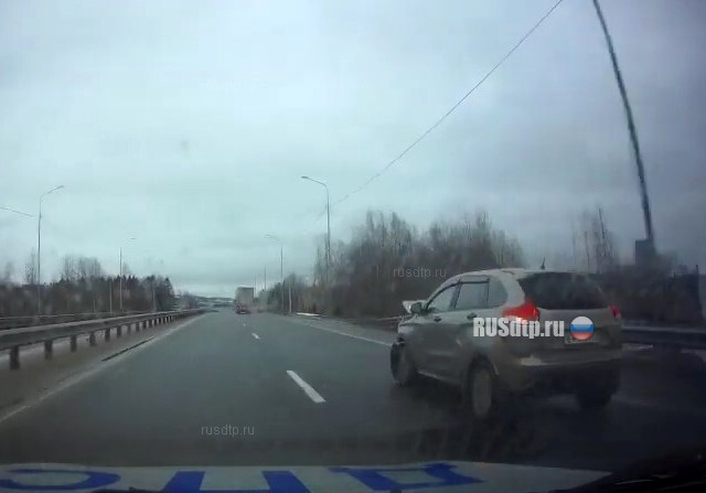 Пьяный водитель пытался скрыться с места ДТП на разбитой машине. ВИДЕО 