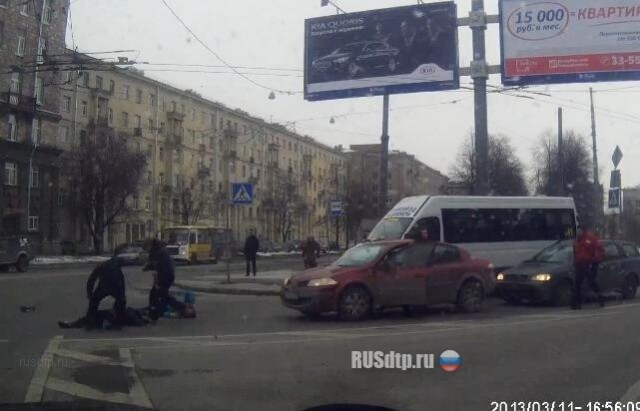 Сбила двух девушек 