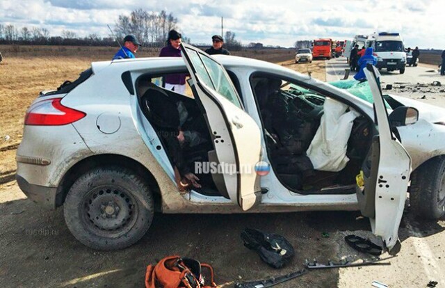 Четыре человека погибли в крупном ДТП в Новосибирской области 