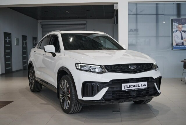 Владелец автомобиля Geely Tugella: «Газ в пол и педаль отвалилась» 