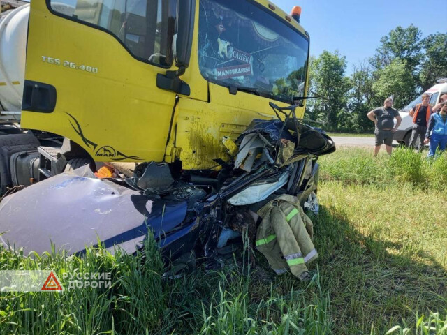 Два парня и девушка разбились в ДТП на Кубани 