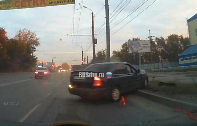 Лихач на Hyundai перевернул бортовой фургон в Челябинске
