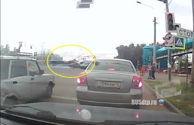 Дастер не пропустил Мерседес 