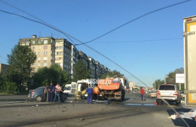 Водитель \»Логана\» погиб в утреннем ДТП в Челябинске 