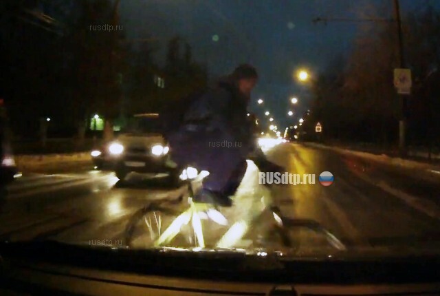 В Иванове женщина сбила велосипедиста