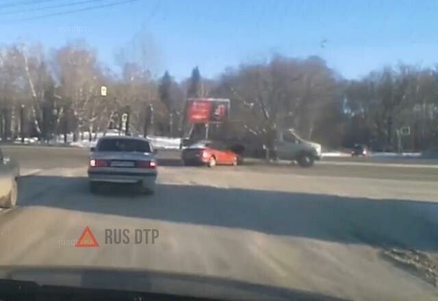 ДТП на перекрестке Кузнецова и Блюхера в Челябинске