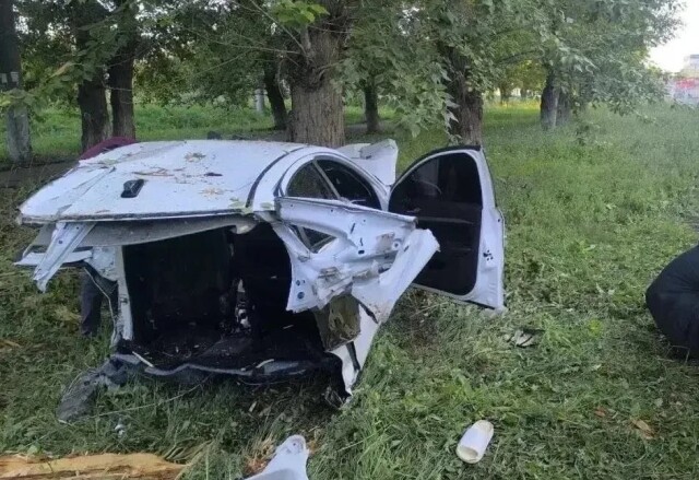 «Ладу» разорвало на части в утреннем ДТП в Салавате 